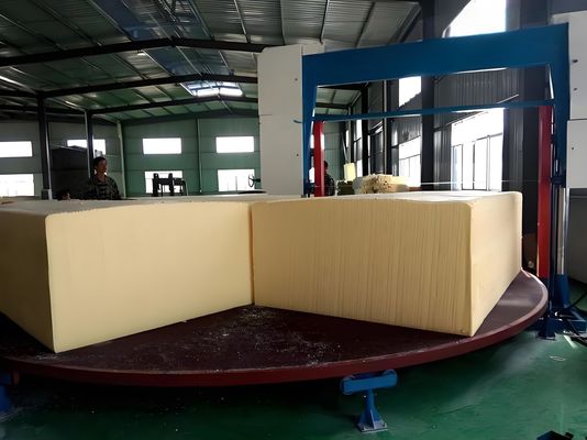 Snelheid Mitsubishi Servo Motors Foam Cutter Met 1650mm Blade Length