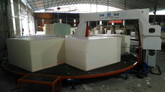 Precieze snijmachine voor schuim met een diameter van 10 m