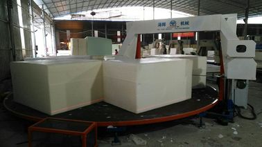 Het horizontale Scherpe Materiaal van het Carrouselschuim voor Multiblokschuim die onophoudelijk snijden