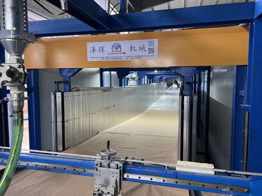 6 kg/m3 Ultra-Low-Density Continuous PU Foam Making Machine met 20 pk koelsysteem